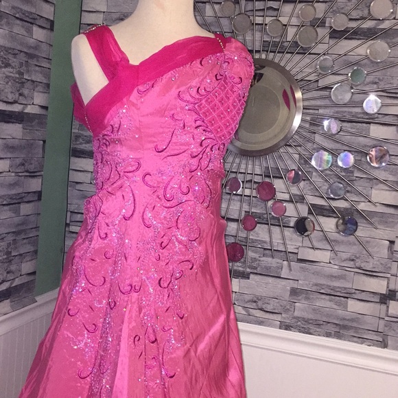 May queen prom dress 👗 size 4 - Picture 3 of 8